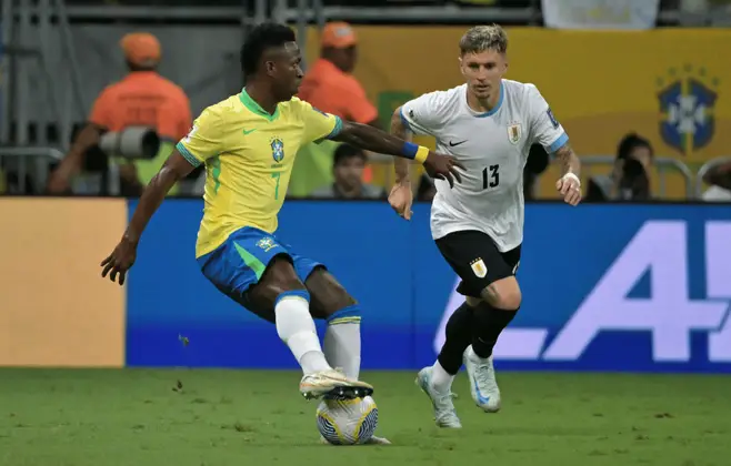 Brasil só empata com o Uruguai em Salvador e fecha ano no quinto lugar das Eliminatórias