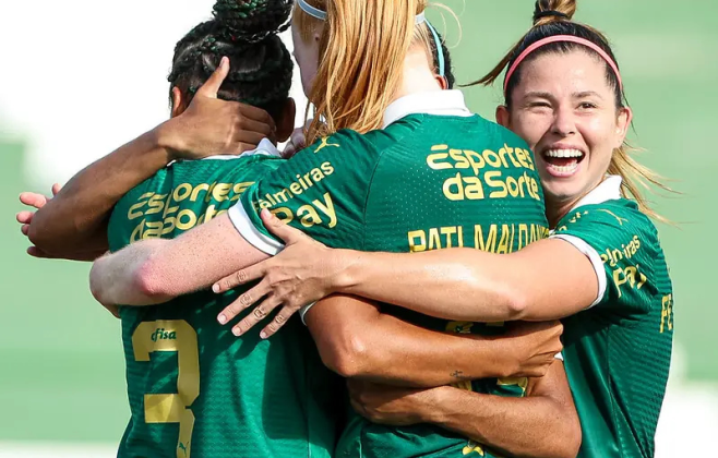 Palmeiras anuncia renovação de quarteto do time feminino para temporada de 2025