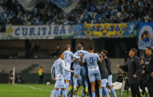 Paysandu surpreende com goleada fora de casa contra Coritiba e sai da zona de rebaixamento após 16 rodadas