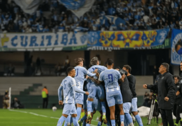 Paysandu surpreende com goleada fora de casa contra Coritiba e sai da zona de rebaixamento após 16 rodadas