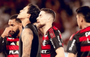 Pedro marca no fim, Flamengo vence Fluminense e segue caça ao líder Cruzeiro no Brasileirão