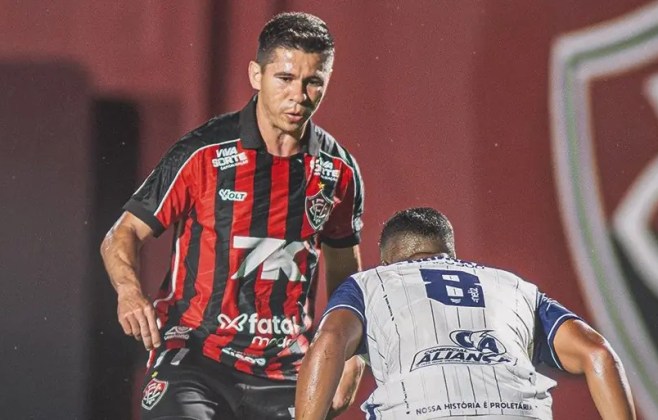 Com gol nos acréscimos, Vitória perde do Confiança e é eliminado da Copa do Nordeste