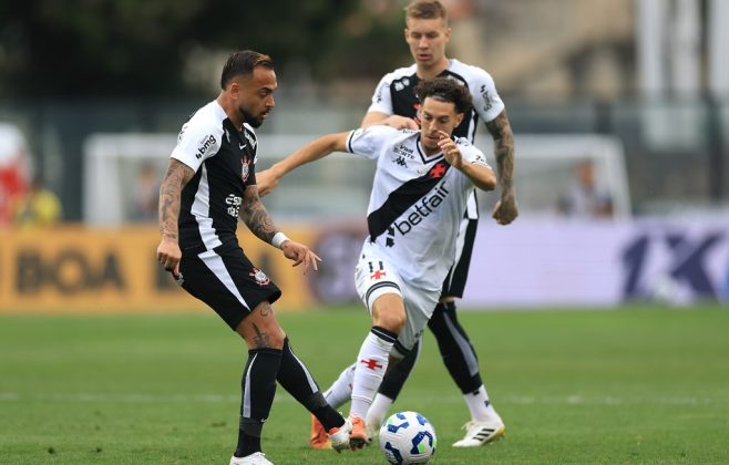 Vasco luta até o fim, mas sofre derrota para o Corinthians em São Januário