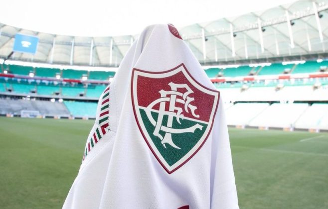 Fluminense acerta com atacante