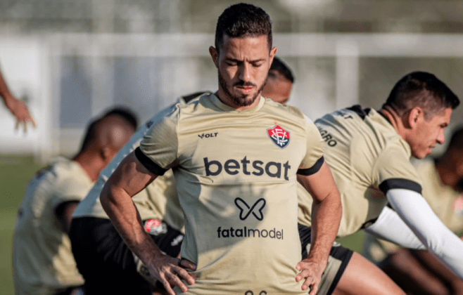 Vitória rescinde contrato de meia emprestado ao Vila Nova