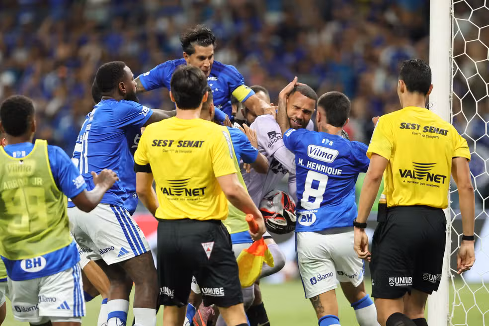 Foto: Gilson Lobo/AGIF